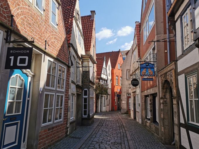 Guided city tour through the Old town in Bremen (public tours) - Image 4