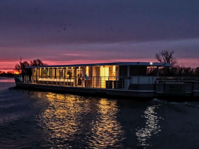 Berlin Highlight Tour ab Märkischem Ufer – entspannte Spreefahrt mit Solarschiff - Image 5