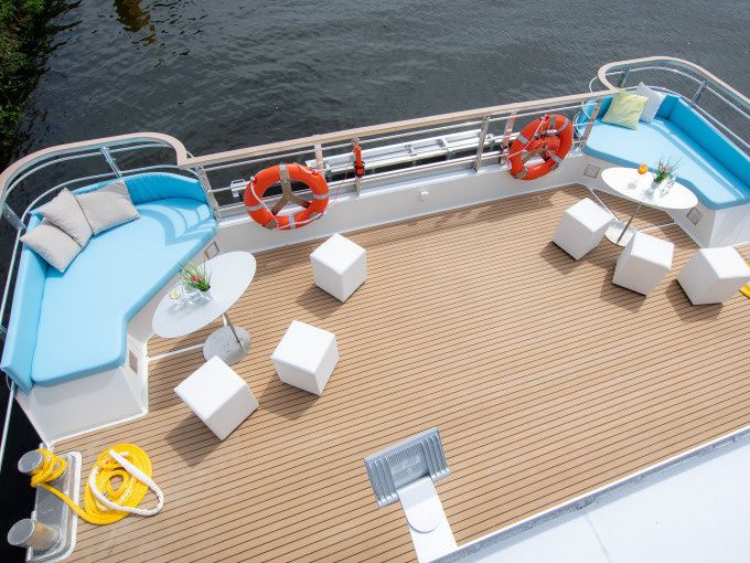Berlin Ostwärts Tour mit Solarschiff – Spreefahrt durch Natur & Geschichte ab Oberbaumbrücke - Image 9