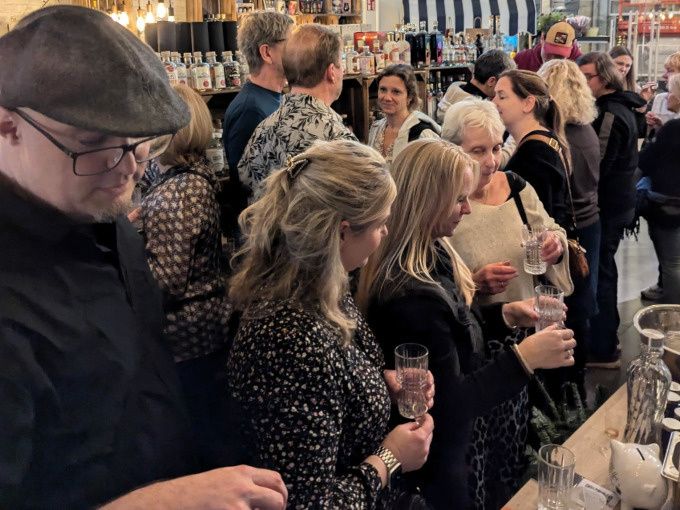 HDM Köln - Schwarz-Gin Tasting mit Geheimstation - Haus der Manufakturen Köln - Image 4