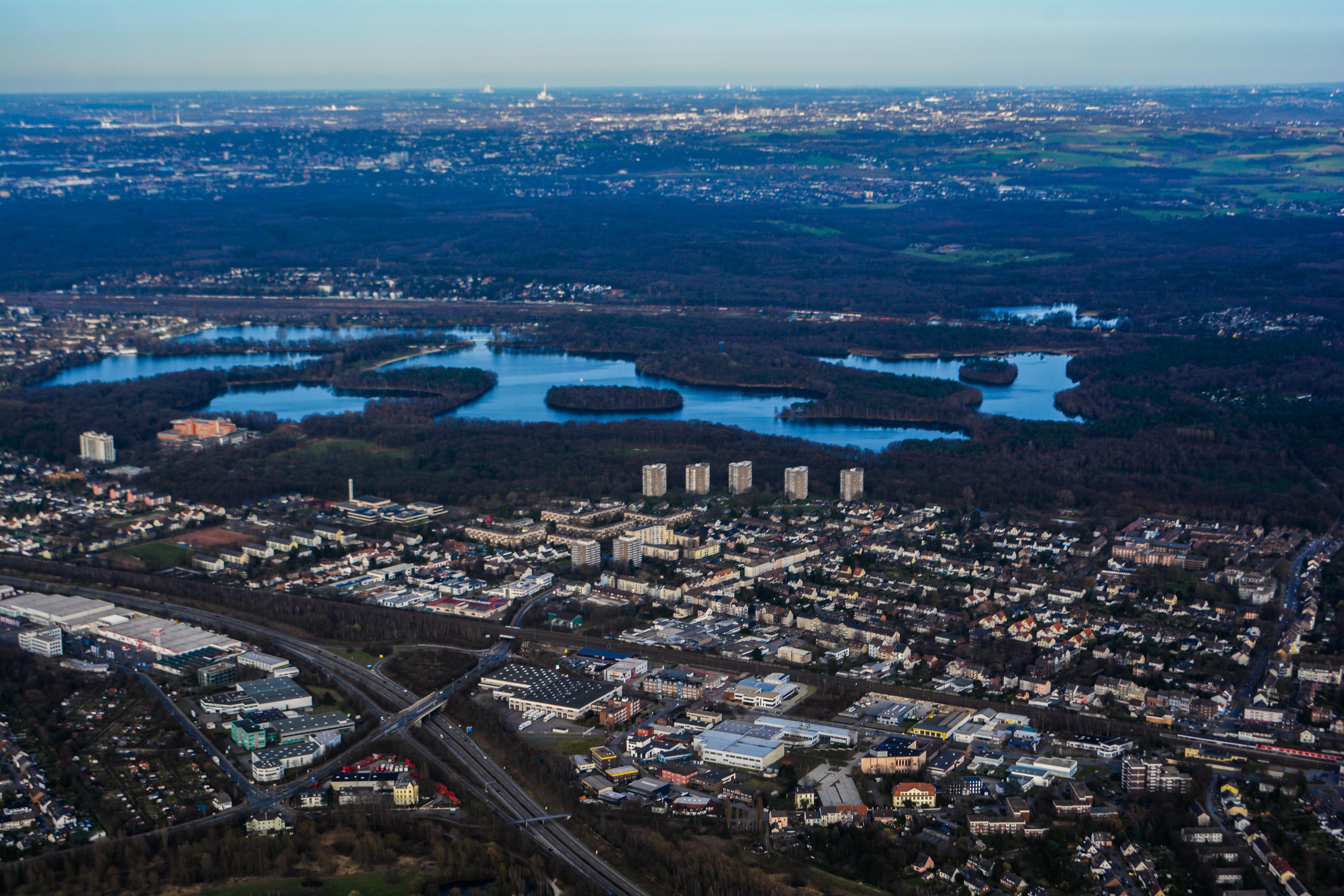 Dusseldorf: 1-Hour Sightseeing Flight - Image 4